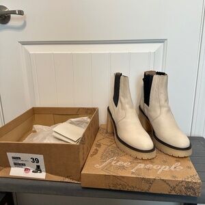 Brand New Free People James Chelsea Leather Boot White Women’s Size 39